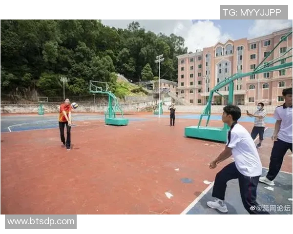 重庆排球队转型之路的真实记录与发展探索 重庆排球队转型之路的真实记录与发展探索