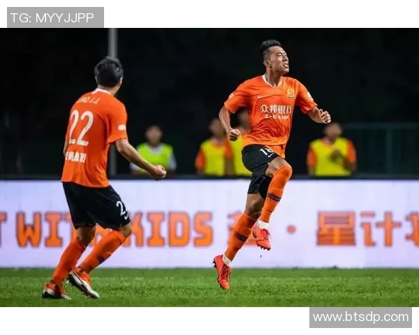 卓尔与富力精彩对决重播回顾赛场瞬间与精彩进球分析 卓尔与富力精彩对决重播回顾赛场瞬间与精彩进球分析