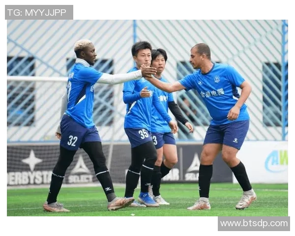 劳顿联与坦帕湾暴徒激战正酣谁能在这场对决中笑到最后 劳顿联与坦帕湾暴徒激战正酣谁能在这场对决中笑到最后