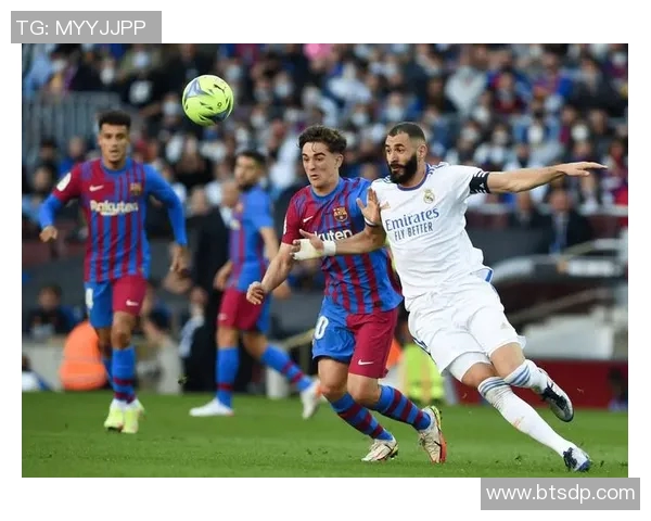 巅峰巴萨与米兰王朝的对决：足球历史上的传奇交锋与荣耀传承