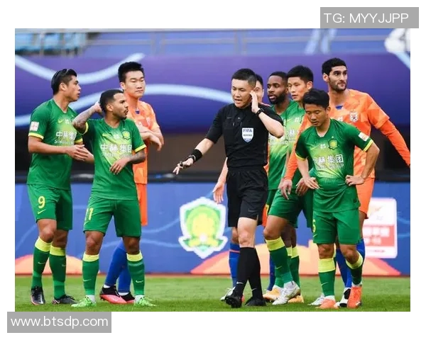 山东队对阵深圳队足球直播精彩瞬间全记录