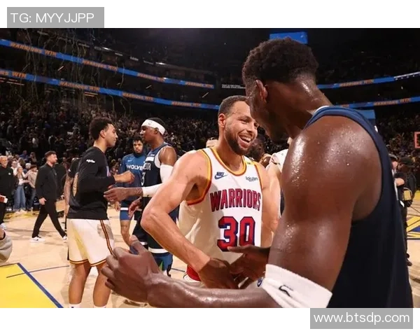 库里领衔勇士队挑战森林狼全力争胜精彩对决即将上演 库里领衔勇士队挑战森林狼全力争胜精彩对决即将上演