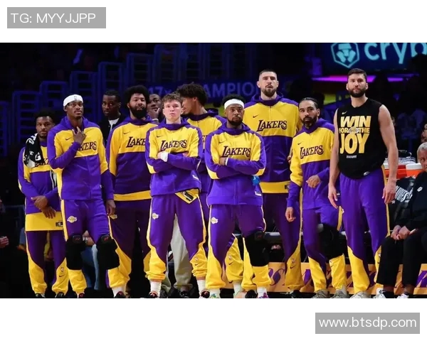 湖人对阵爵士精彩文字直播全程回顾与赛况分析