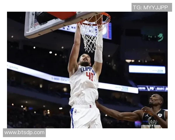 保罗与祖巴茨的巅峰对决谁能在赛场上笑到最后